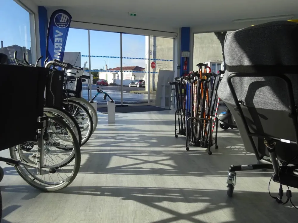 fauteuil roulant à Saint-Jean-d'Angély
